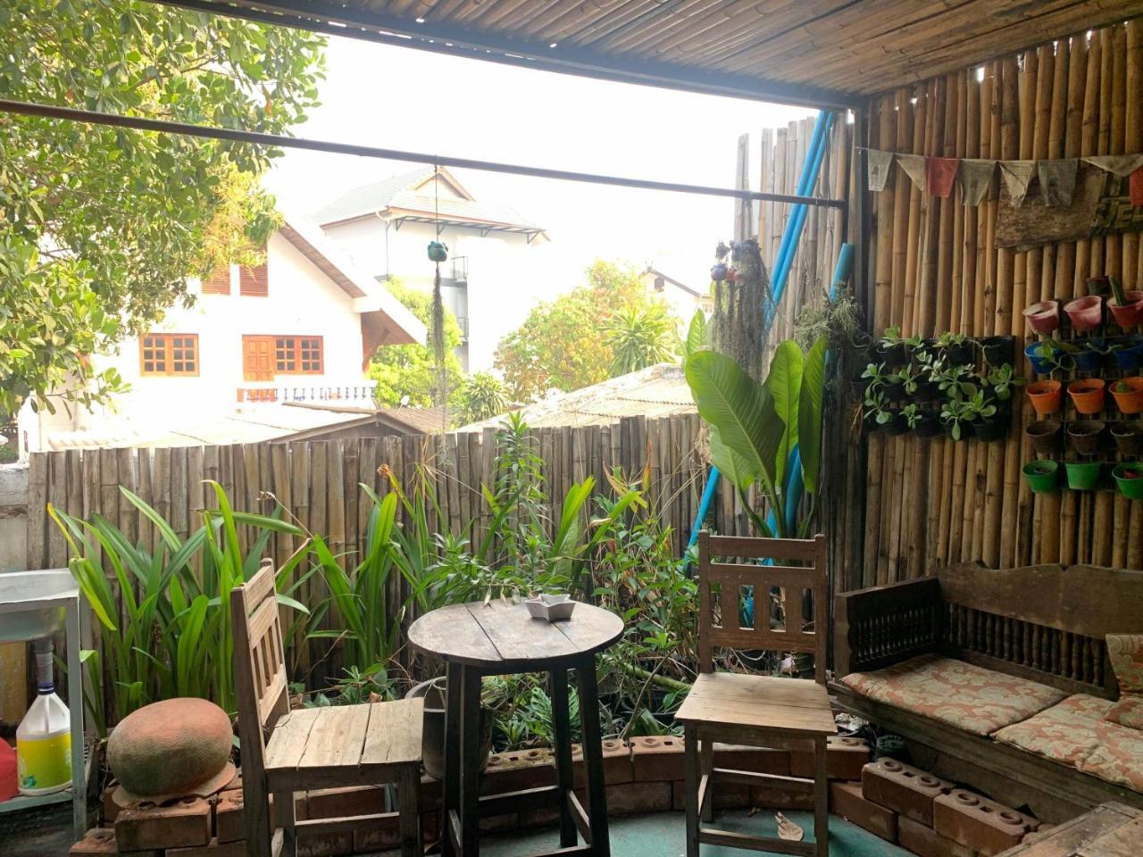 J Giant Hostel Chiang Mai Zewnętrze zdjęcie