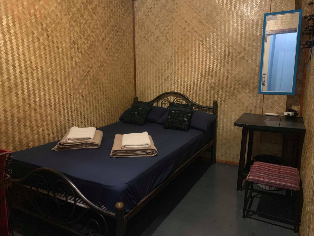 J Giant Hostel Chiang Mai Zewnętrze zdjęcie
