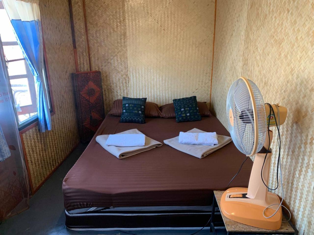 J Giant Hostel Chiang Mai Zewnętrze zdjęcie